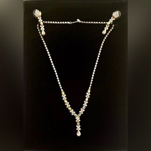 Rhinestone and crystal drop necklace with matching earrings (set)